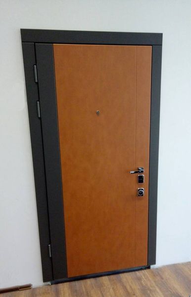 Вхідні двері в квартиру Берислав - модель B 13.1 комплектація М4 0204241900 фото